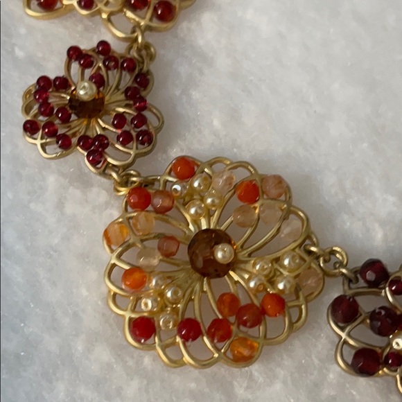 Flower bib necklace - Picture 10 of 11